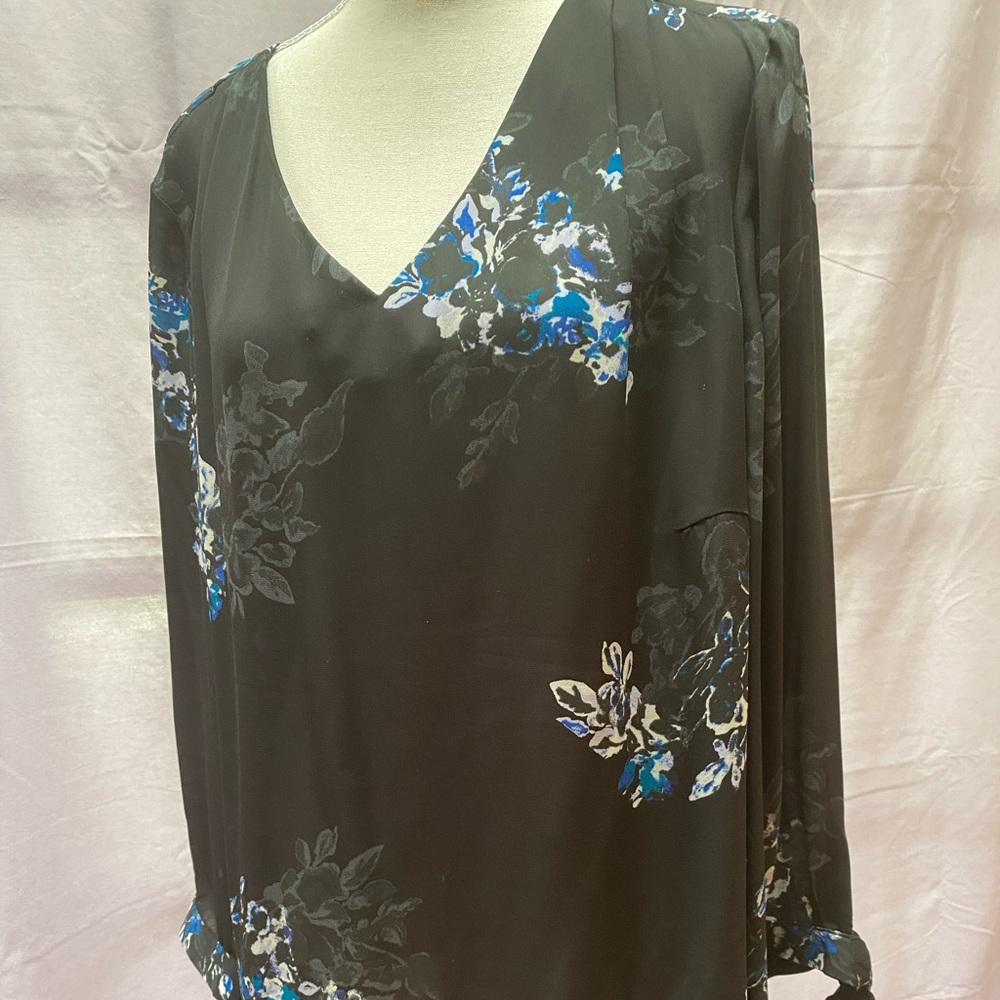 Black floral print 3/4 sleeve blouse